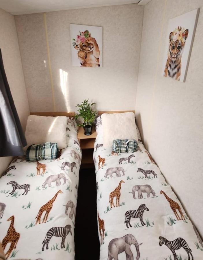 Отель Comfy Caravan On Marine Park Рил Экстерьер фото